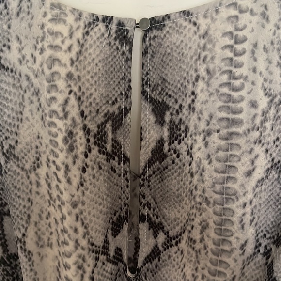 Pants Store Shorts Romper Python Print Size Medium - Picture 3 of 6